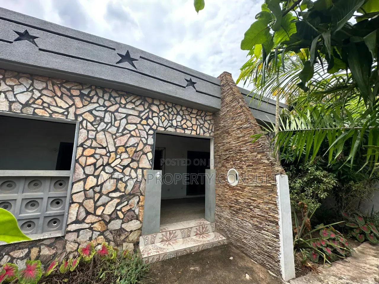 11bdrm House in Haatso, Asore Junction for sale
