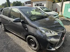 Toyota Yaris L Hatchback 5dr 2015 Gray