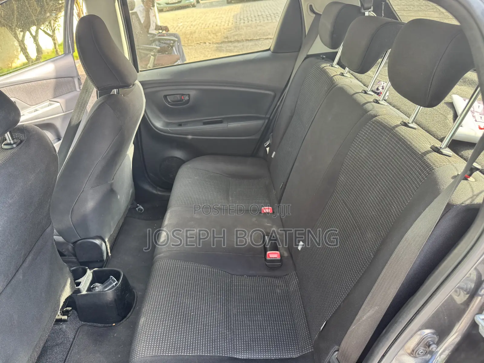 Toyota Yaris L Hatchback 5dr 2015 Gray