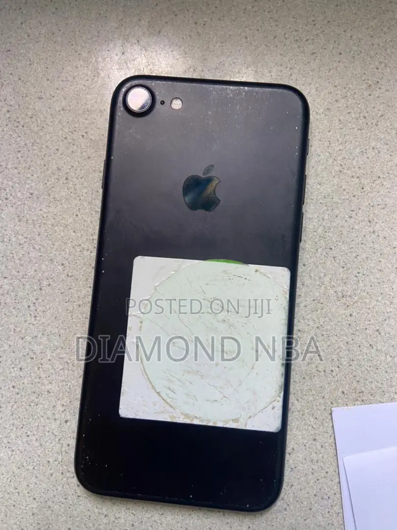 Apple iPhone 7 32 GB Black