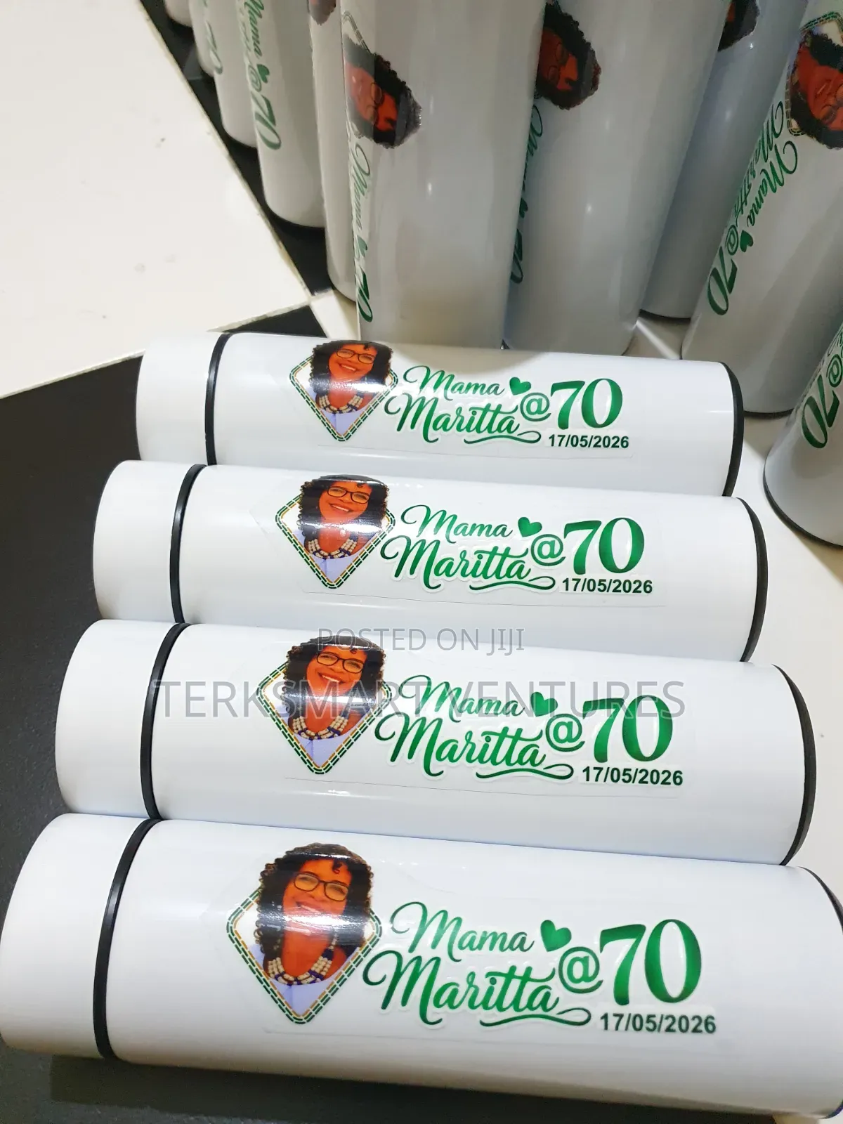 Premium Smart Led Vacuum Flask - Souvenirs Corporate Gifts