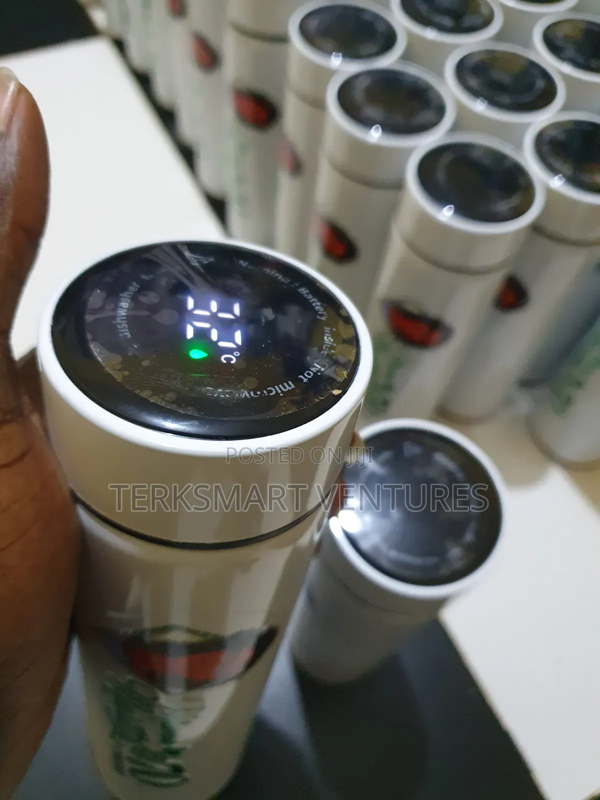 Premium Smart Led Vacuum Flask - Souvenirs Corporate Gifts