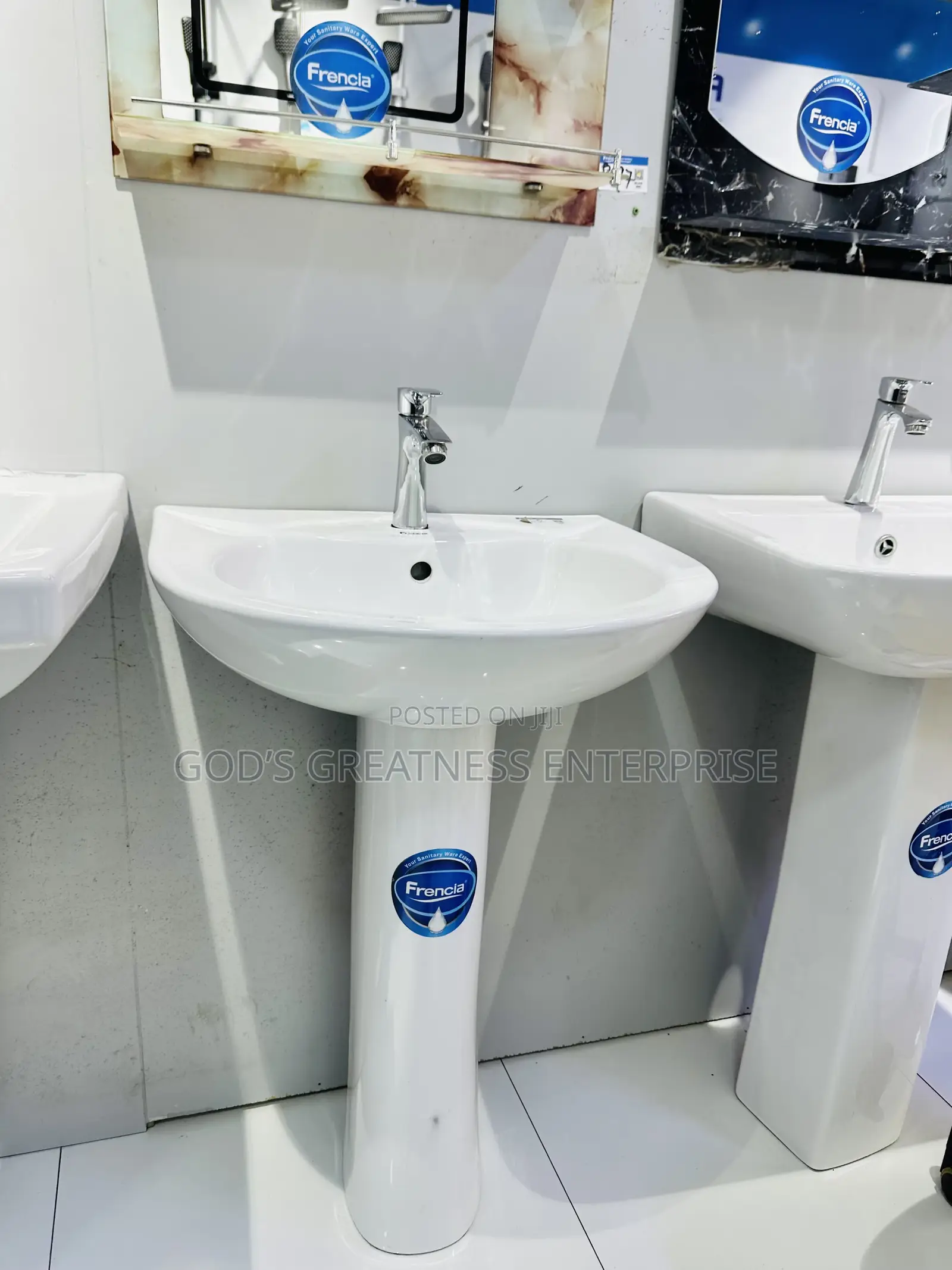 Round Basin With Tap