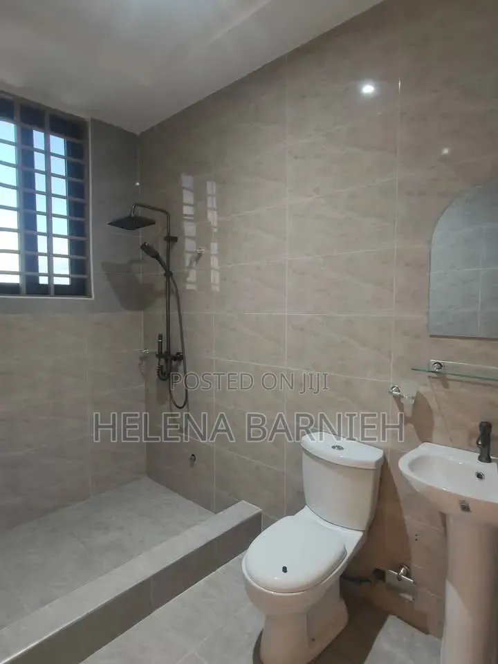 2bdrm Apartment in Helena Estate Agency, Ofankor for rent