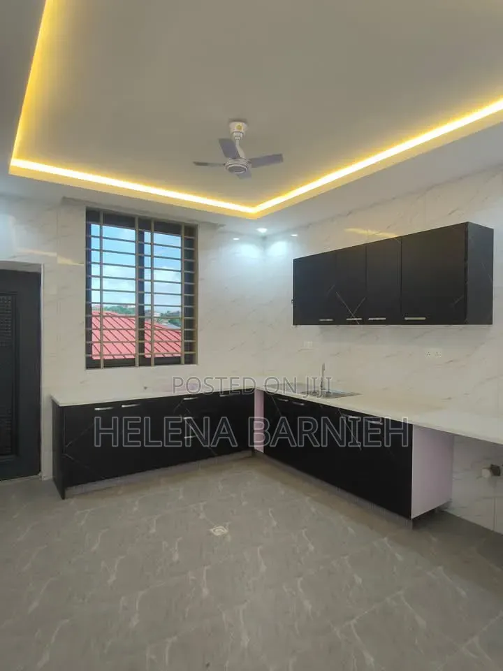 2bdrm Apartment in Helena Estate Agency, Ofankor for rent