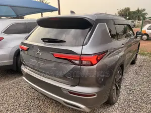 Mitsubishi Outlander SE Special Edition 2023 Silver