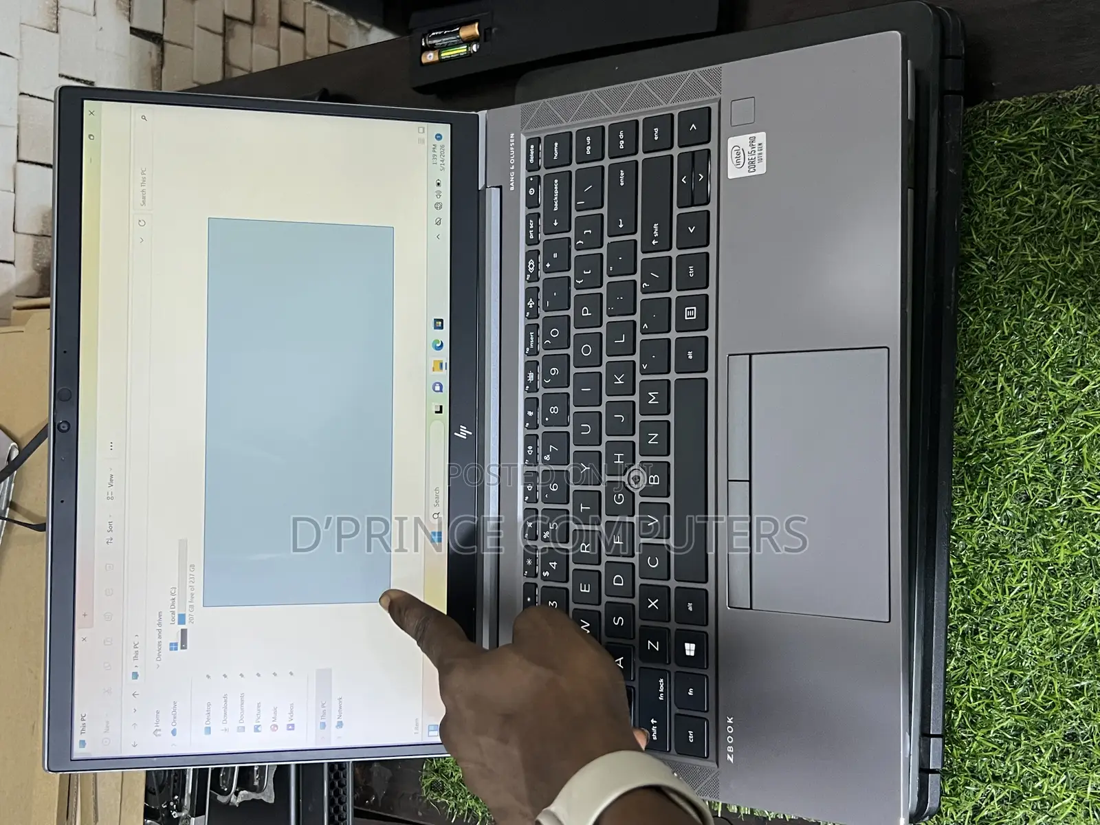 Laptop HP ZBook Firefly 14 G7 8GB Intel Core i5 SSD 256GB
