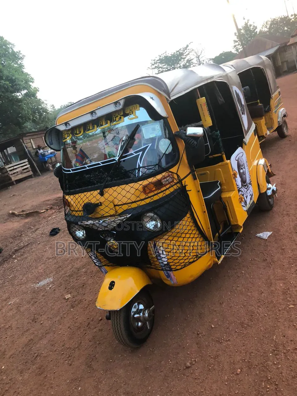 Bajaj RE 2025 Yellow