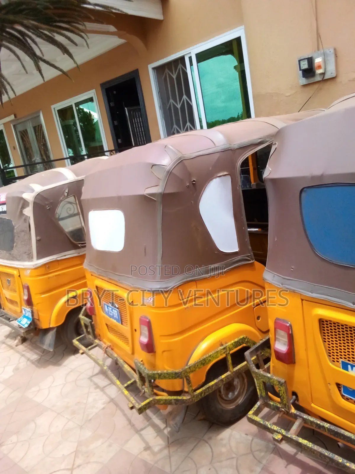 Bajaj RE 2025 Yellow