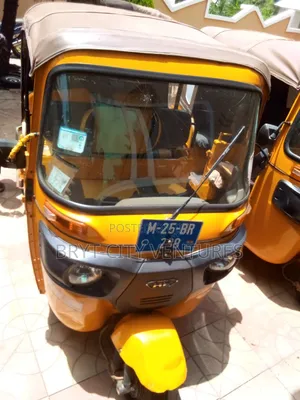 Bajaj RE 2025 Yellow