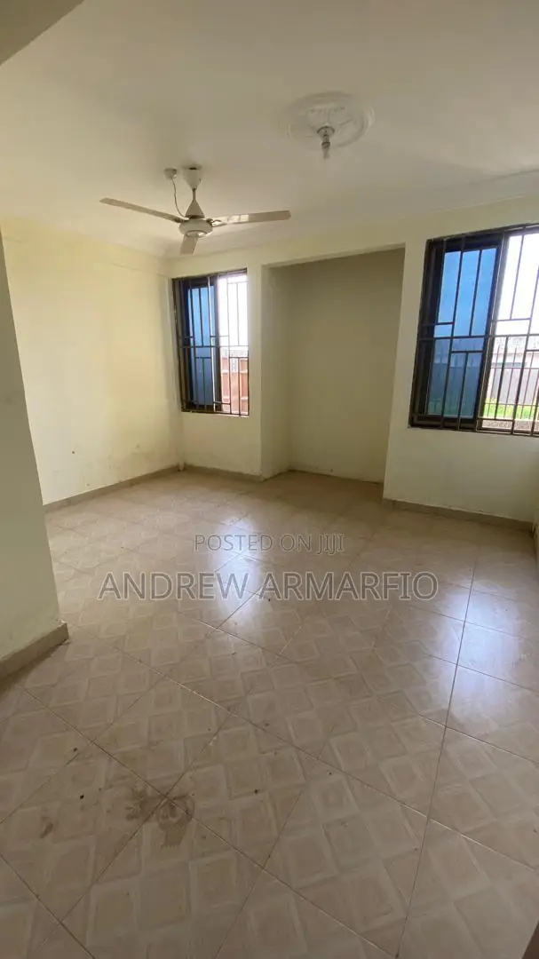 5bdrm House in Sakumono for sale