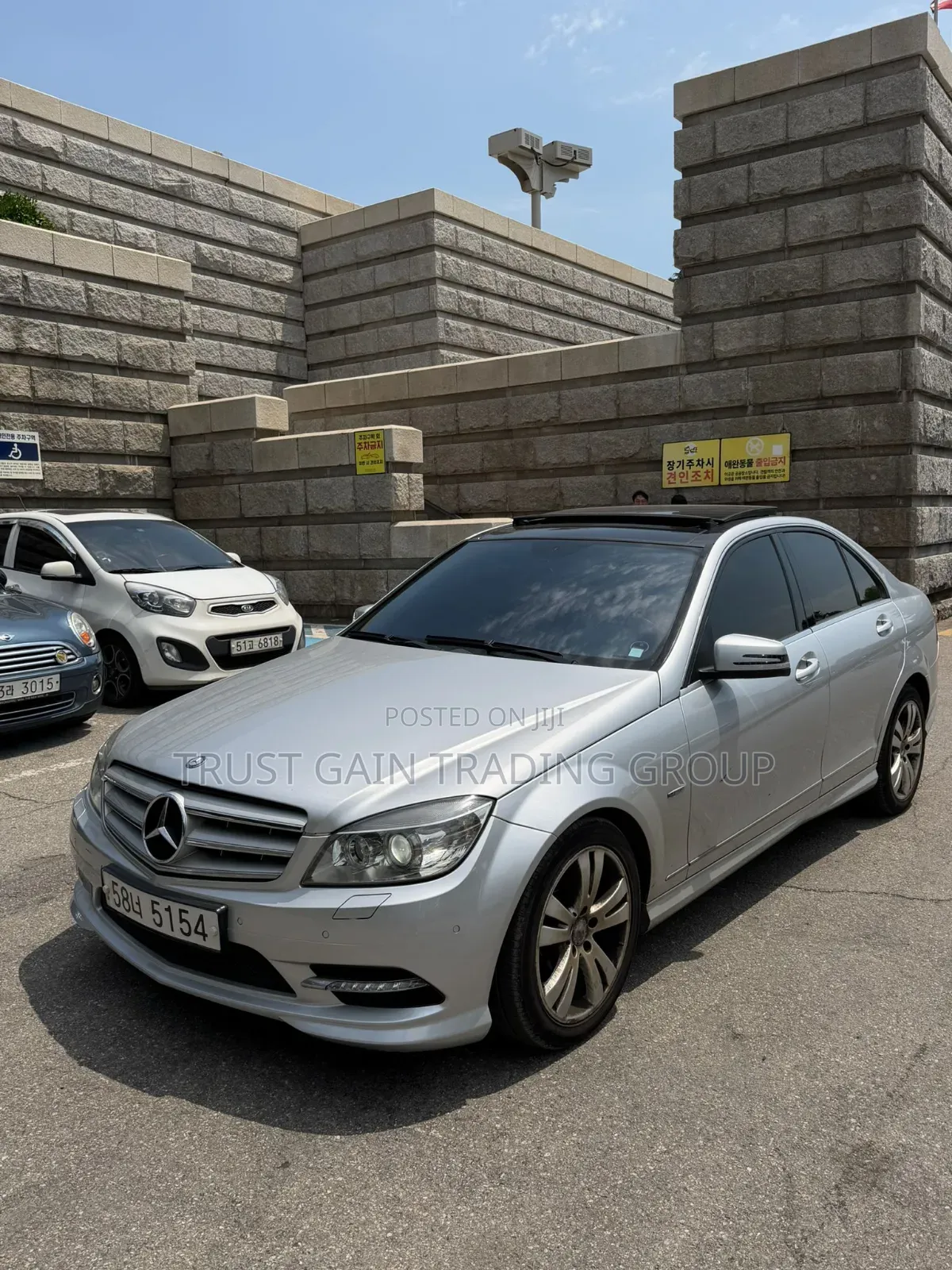 Mercedes-Benz C200 2011 Silver