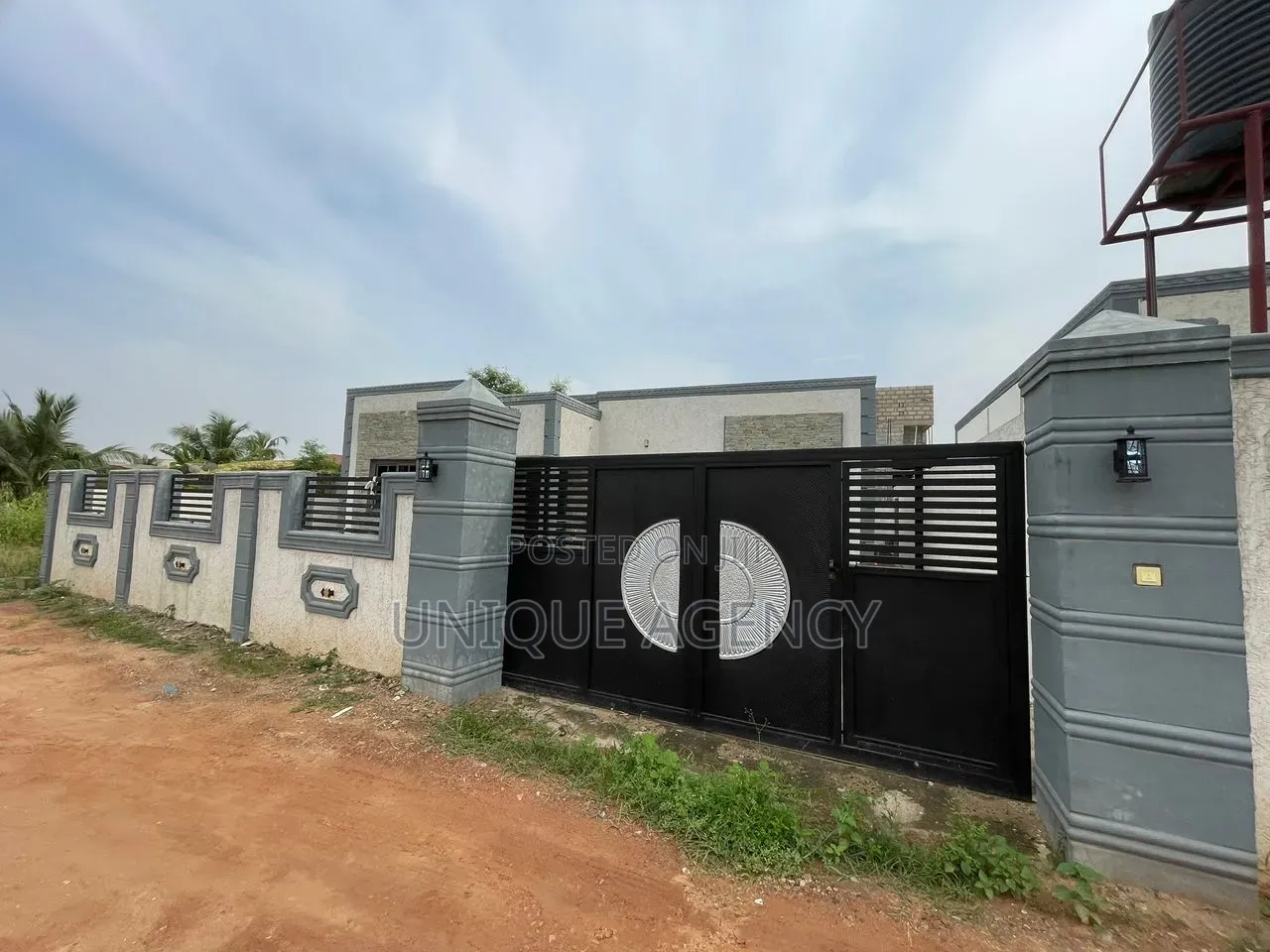 3bdrm Bungalow in Oyarifa Mall Area for sale