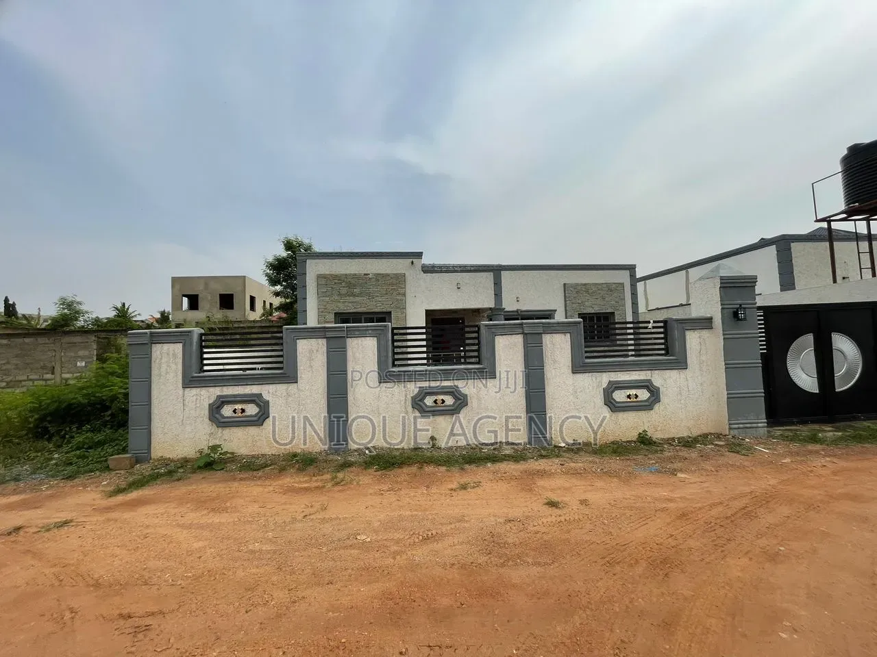 3bdrm Bungalow in Oyarifa Mall Area for sale