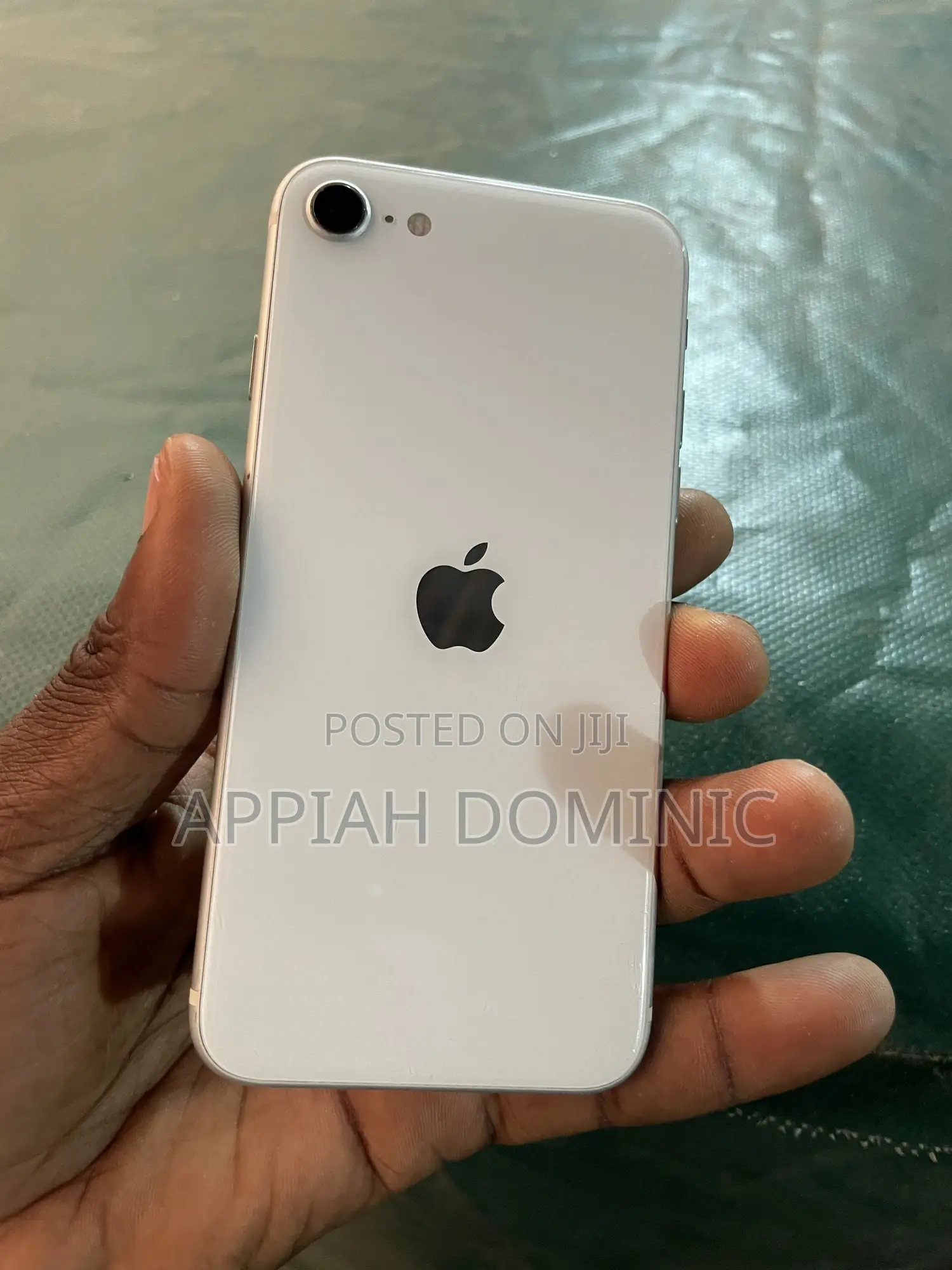 Apple iPhone SE 128 GB Black