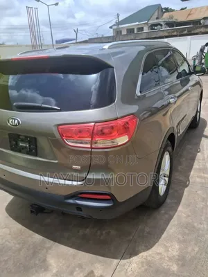Kia Sorento 4dr SUV 2016 Brown