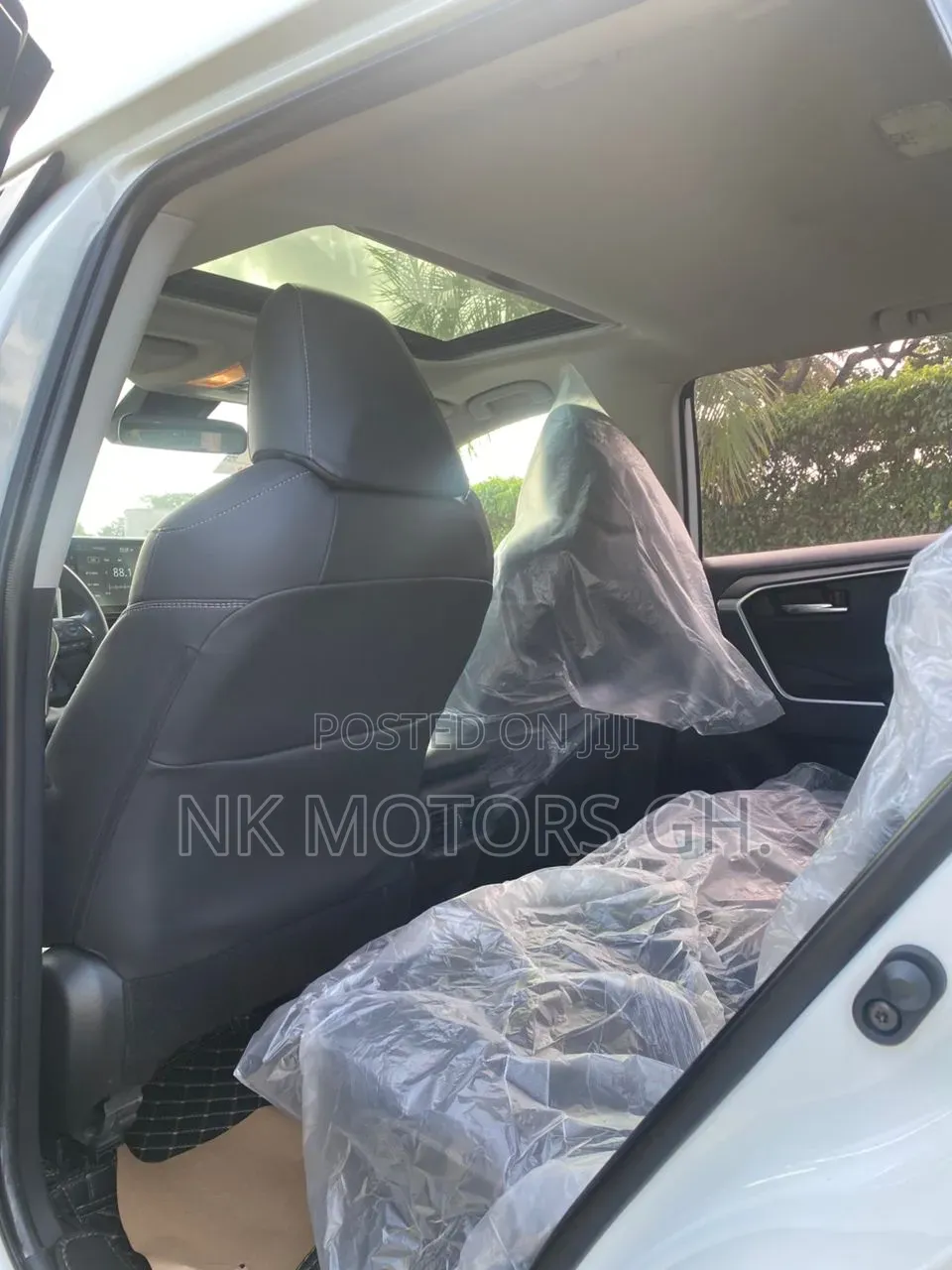 Toyota RAV4 XLE Premium 2021 White