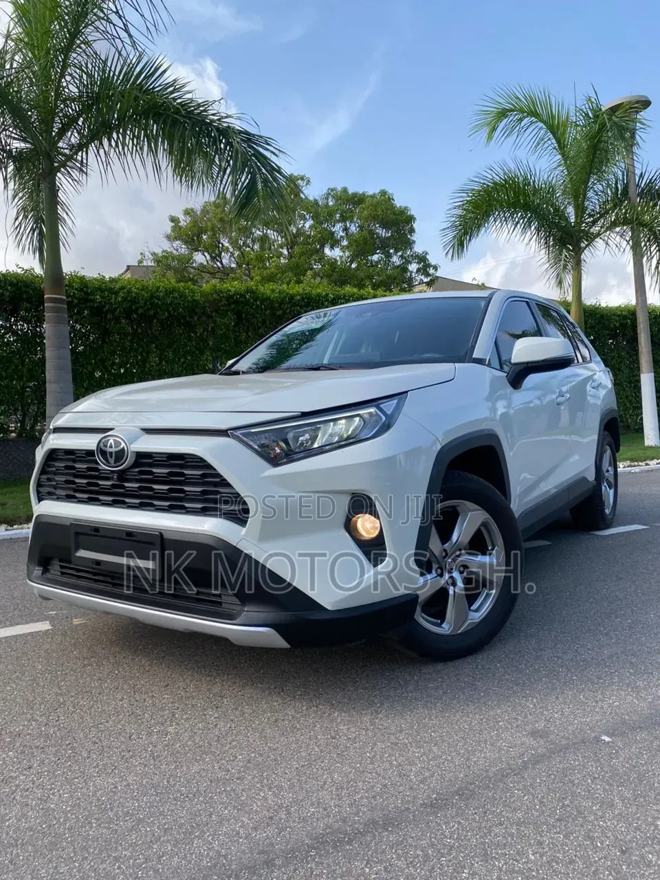 Toyota RAV4 XLE Premium 2021 White