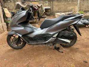 Honda 2022 Blue