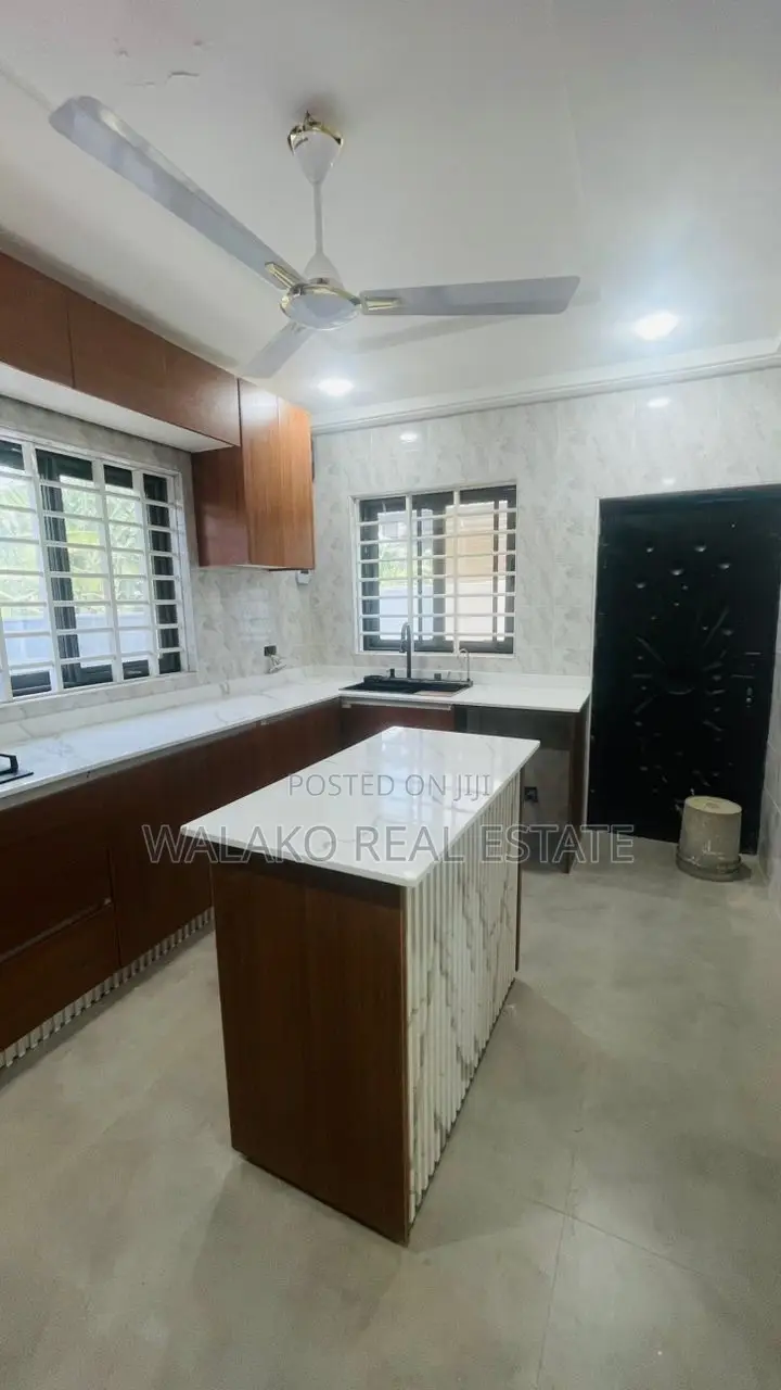 3bdrm House in Ablekuma for sale