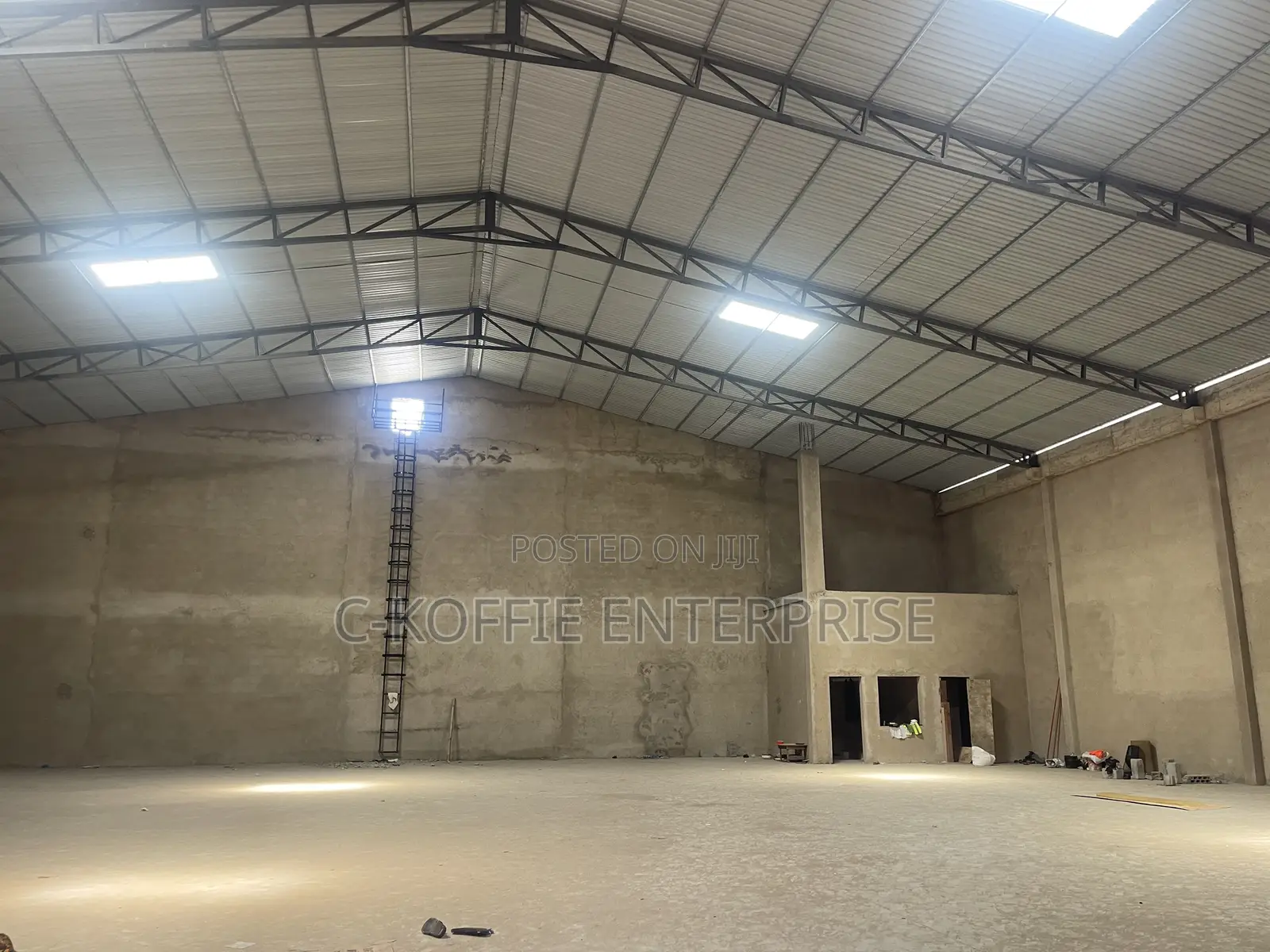 2000 SQM Warehouse at Airport for Rent