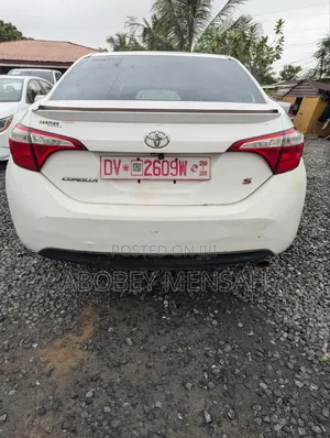 Toyota Corolla S Premium 4dr Sedan (1.8L 4cyl CVT) 2015 White
