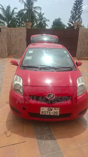 Toyota Vitz 1.0 FWD 3dr 2010 Red