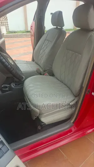 Toyota Vitz 1.0 FWD 3dr 2010 Red