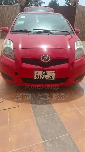 Toyota Vitz 1.0 FWD 3dr 2010 Red