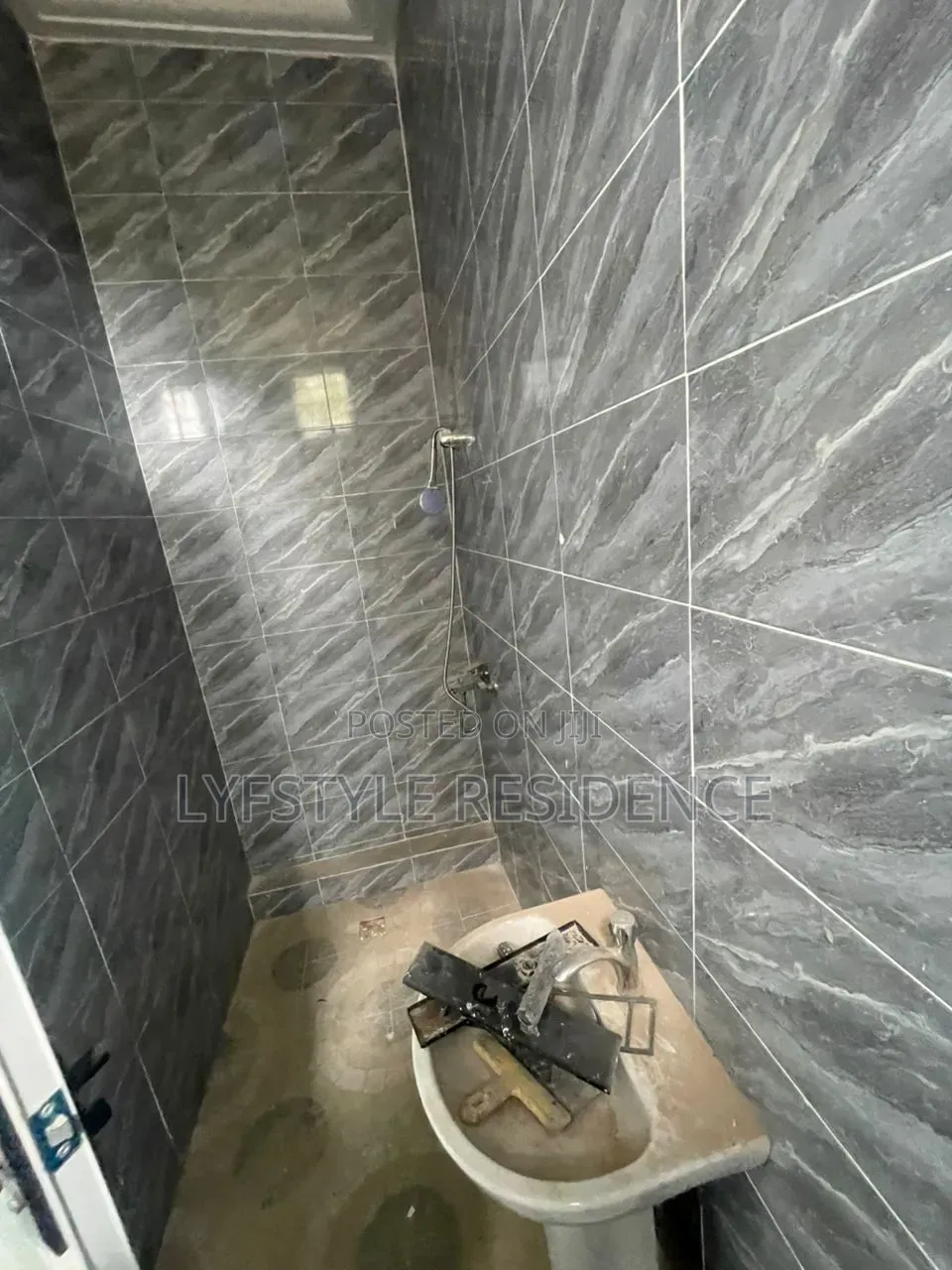 1bdrm Apartment in Akporman, Boi for rent