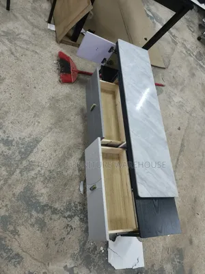 Contemporary- Extendable Style Tv Stand