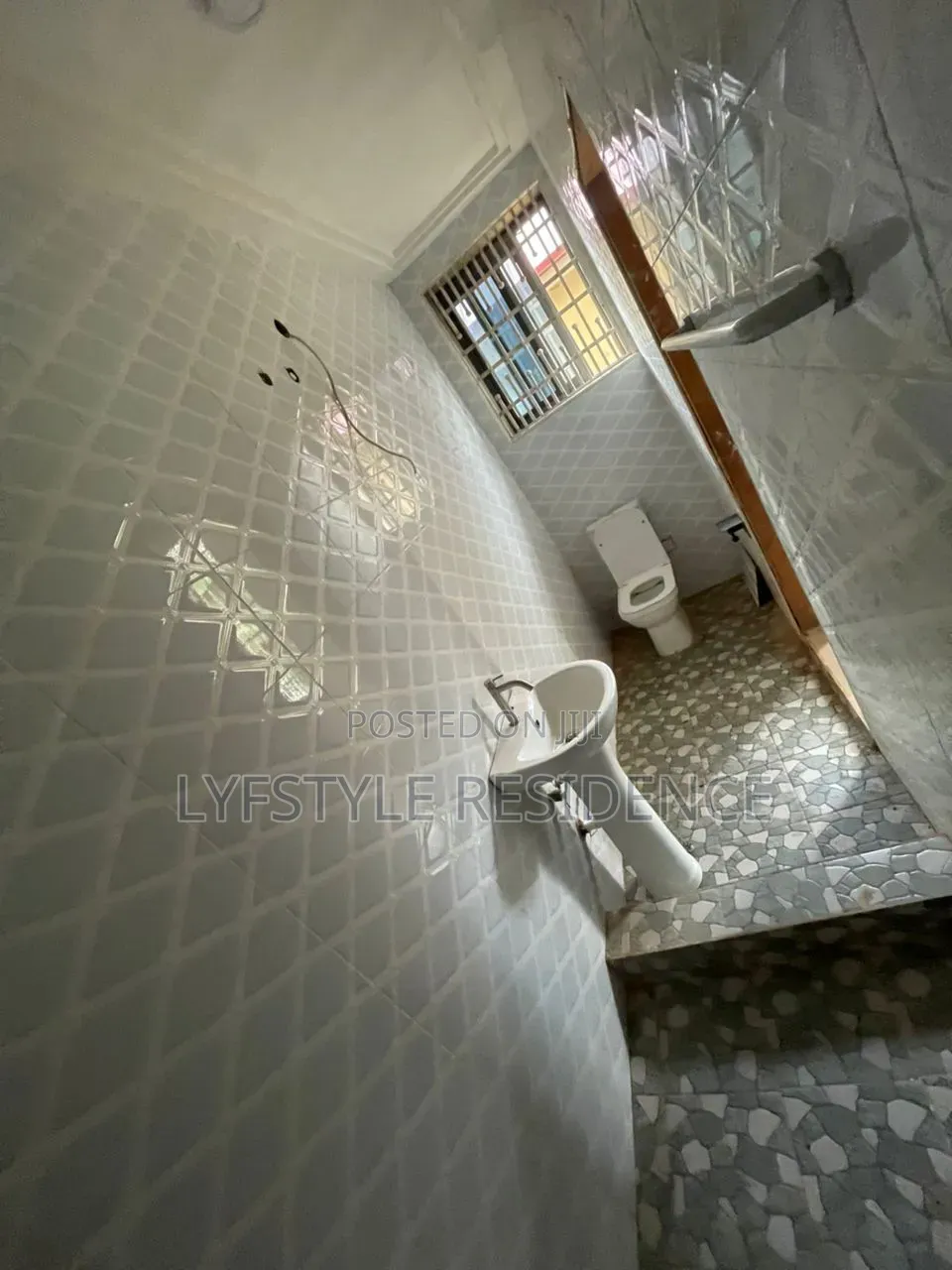 3bdrm Apartment in Akporman, Boi for rent