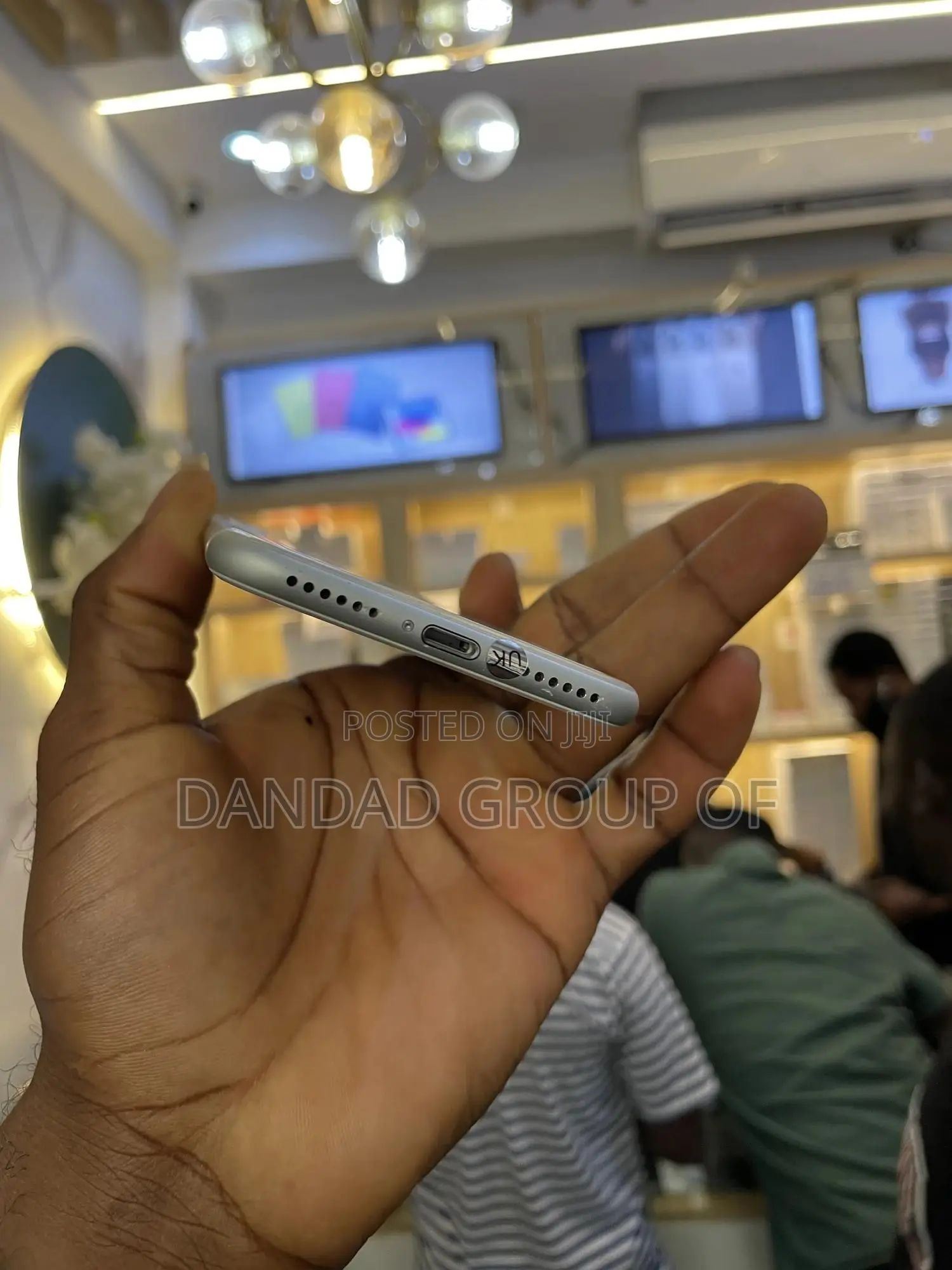 New Apple iPhone 7 32 GB Silver