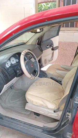 Saturn Vue 4 AWD 2005 Red