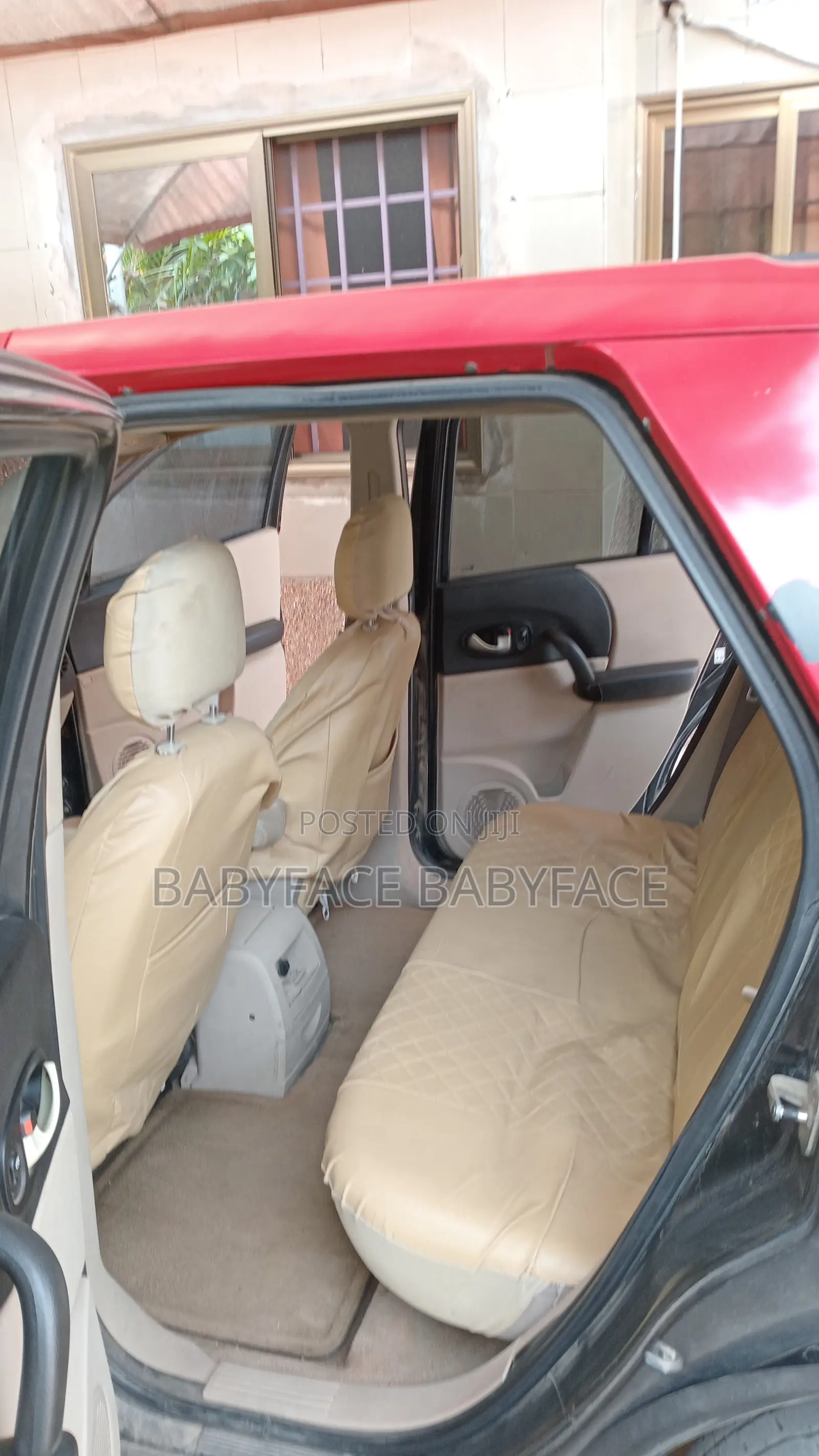 Saturn Vue 4 AWD 2005 Red