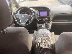 Toyota Voxy SV Premium 2014 Blue