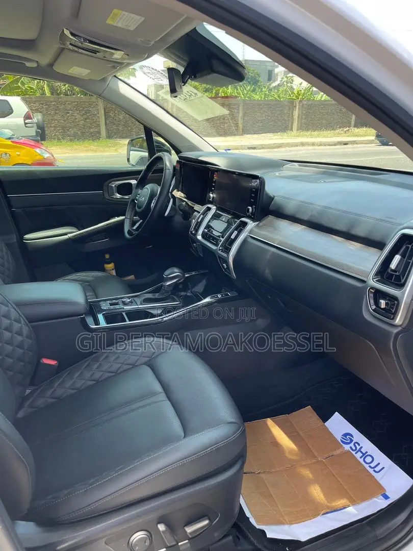 Kia Sorento 2023 White