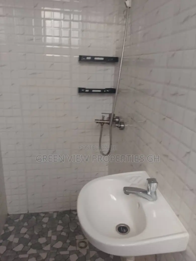 1bdrm Room & Parlour in Tseaddo for rent