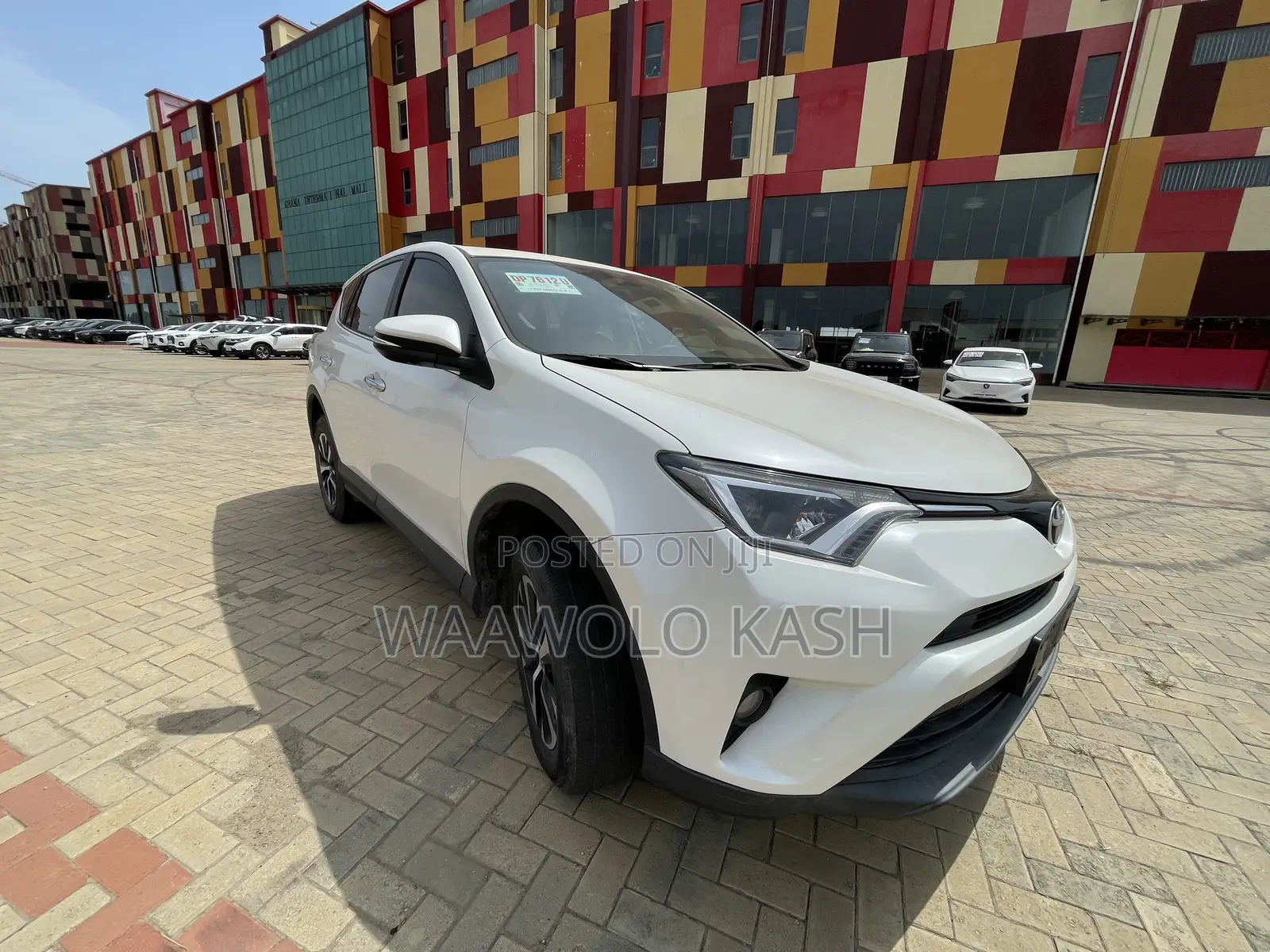 Toyota RAV4 LE FWD 2019 White