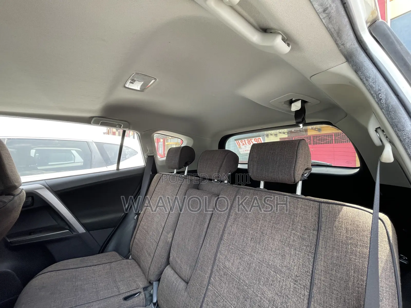 Toyota RAV4 LE FWD 2019 White