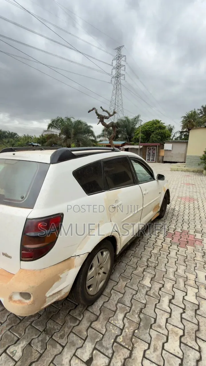 Pontiac Vibe 2007 White