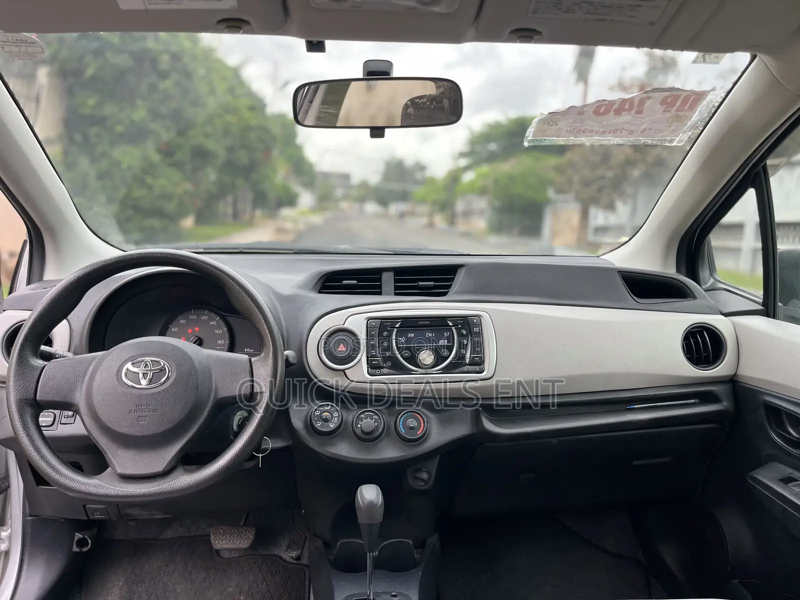 Toyota Vitz 1.3 AWD 5dr 2011 Silver