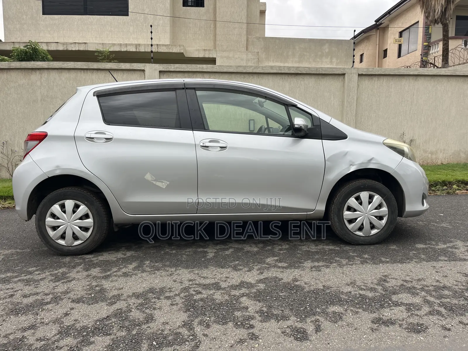 Toyota Vitz 1.3 AWD 5dr 2011 Silver