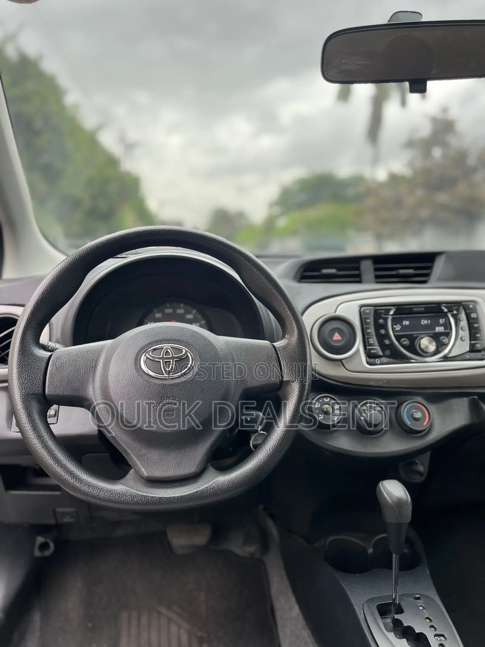 Toyota Vitz 1.3 AWD 5dr 2011 Silver
