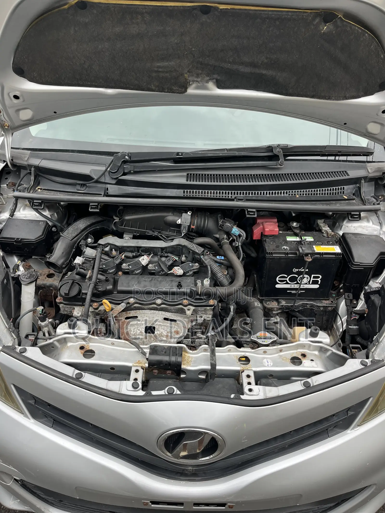 Toyota Vitz 1.3 AWD 5dr 2011 Silver