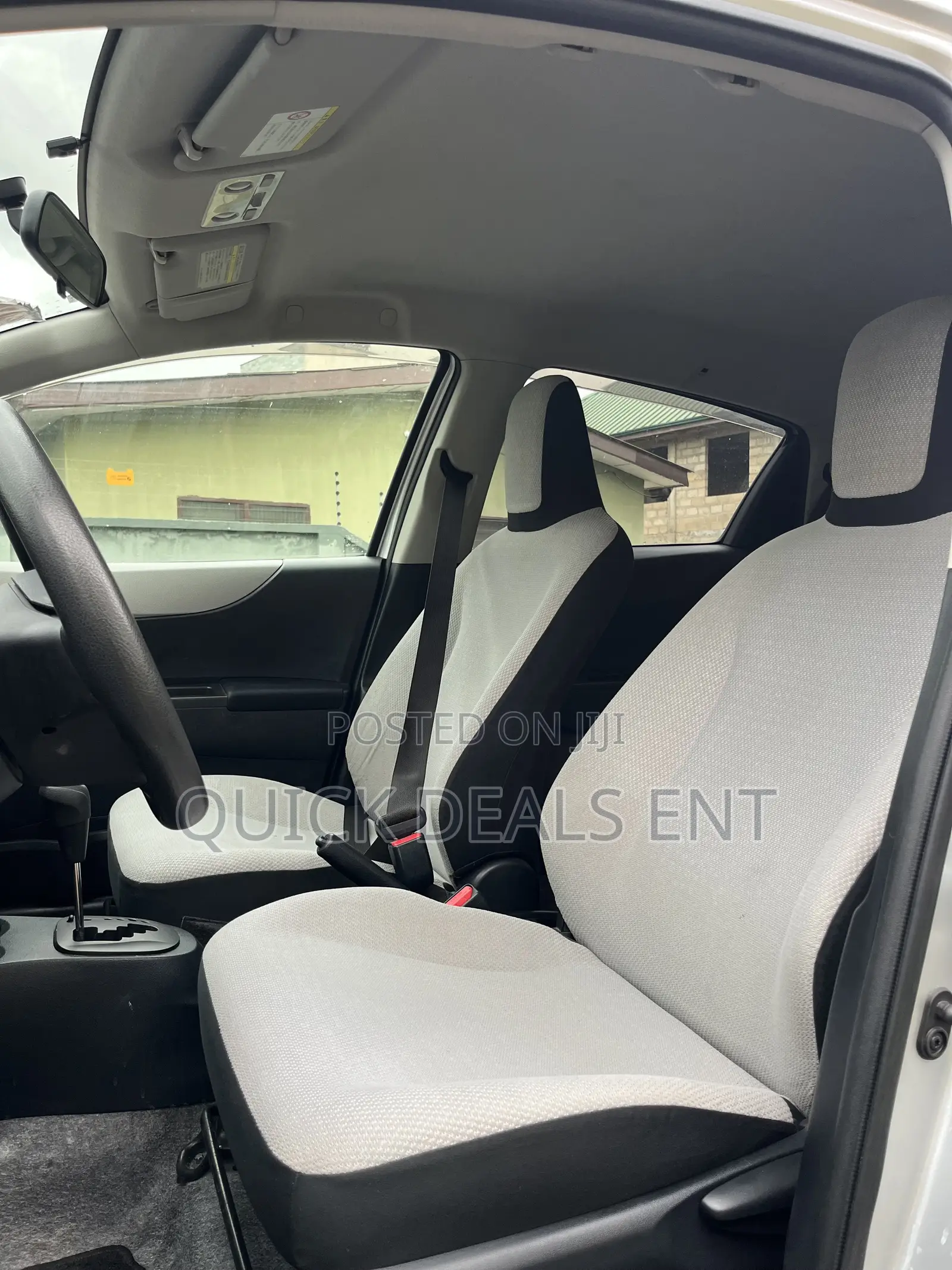 Toyota Vitz 1.3 AWD 5dr 2011 Silver