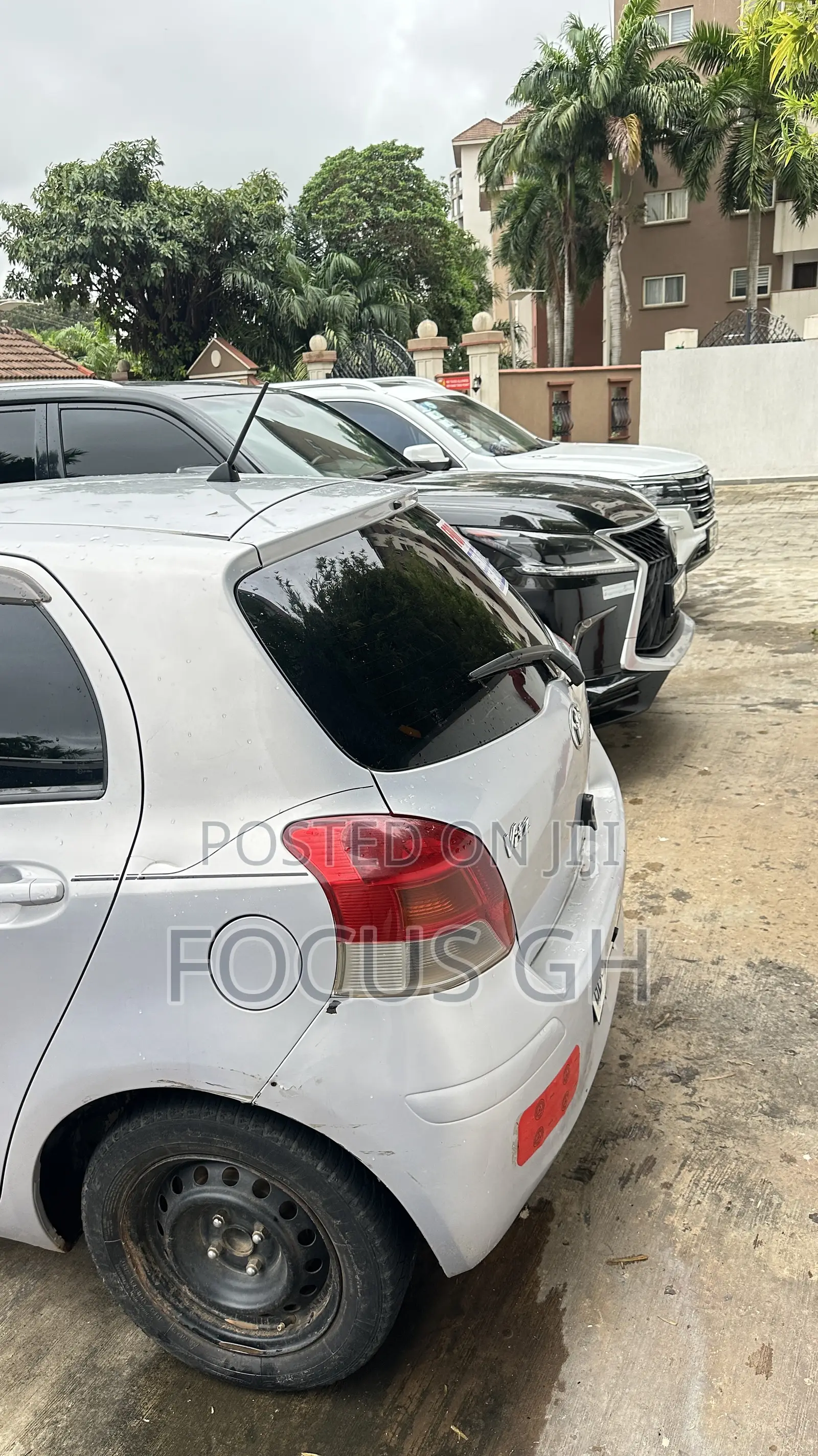 Toyota Vitz 1.3 AWD 5dr 2010 Gray