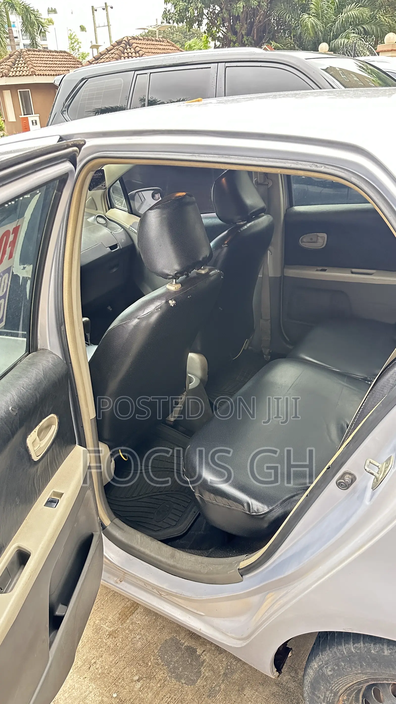 Toyota Vitz 1.3 AWD 5dr 2010 Gray