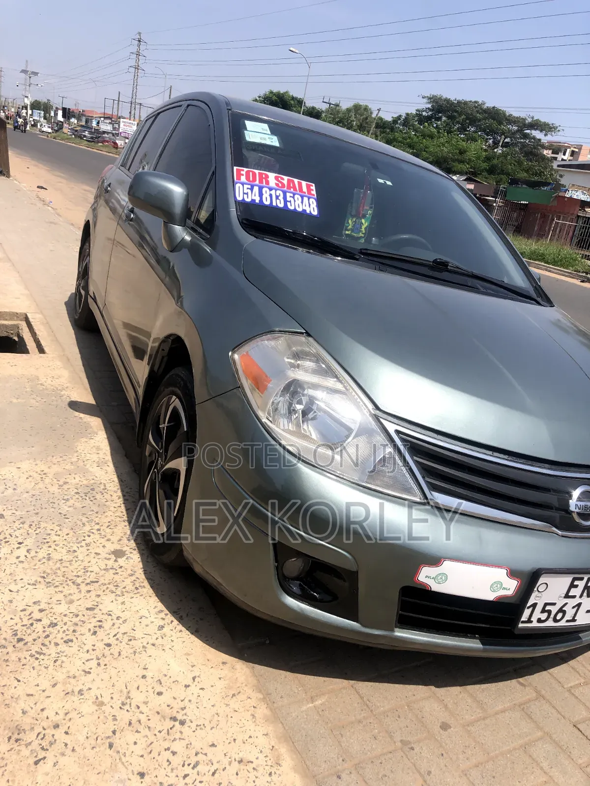 Nissan Versa 1.8 S Hatchback 2012 Gray