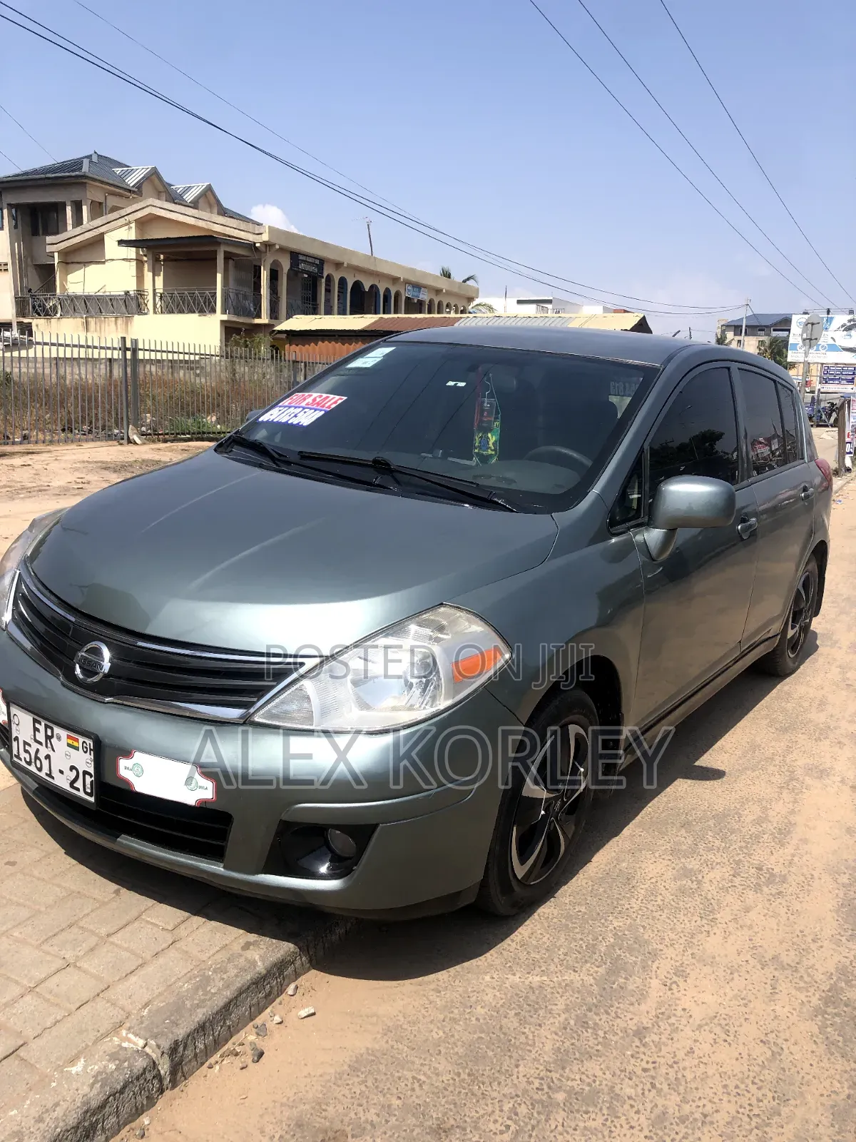 Nissan Versa 1.8 S Hatchback 2012 Gray